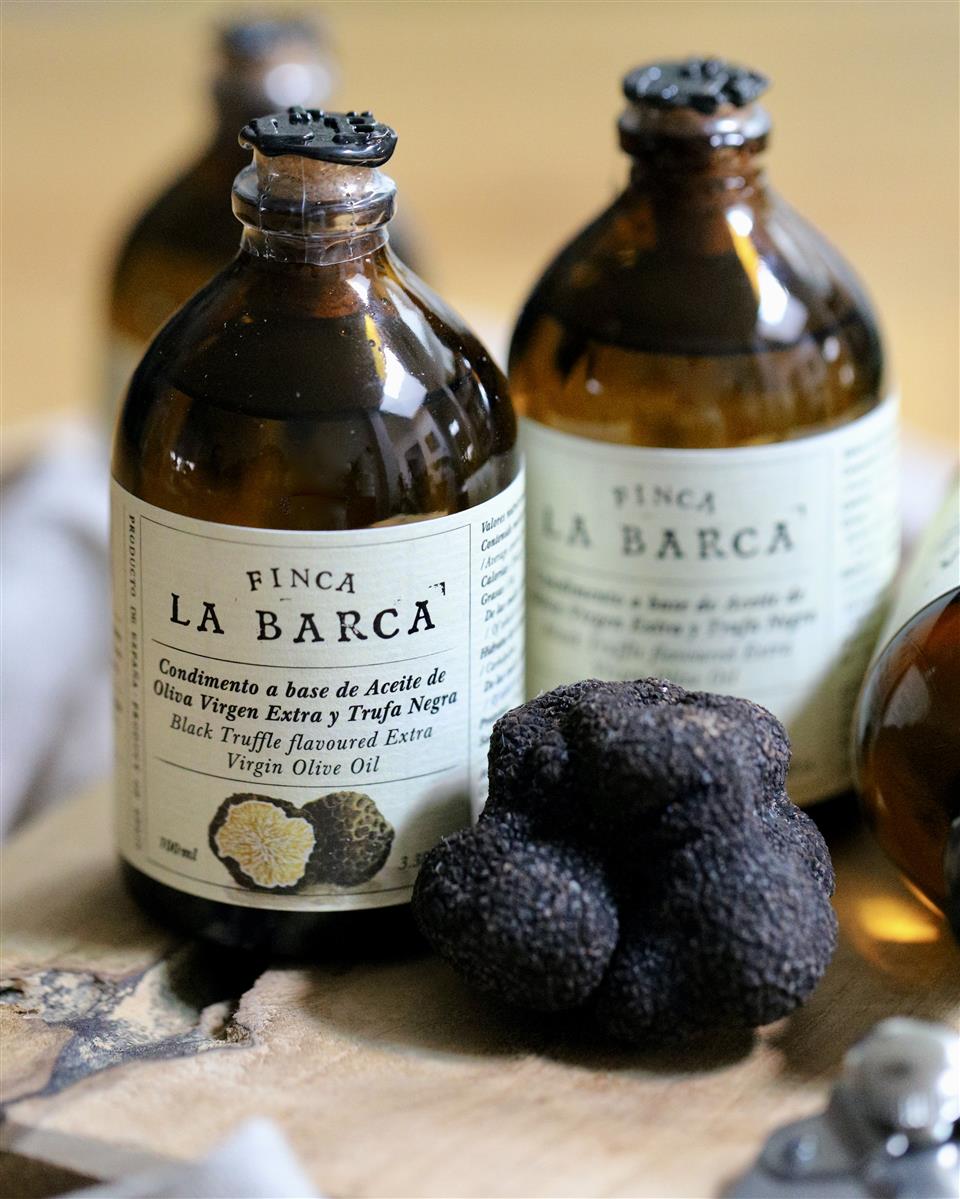 Natives Olivenöl mit schwarzem Trüffelgeschmack  "Finca La Barca" 100 ml Glasflasche